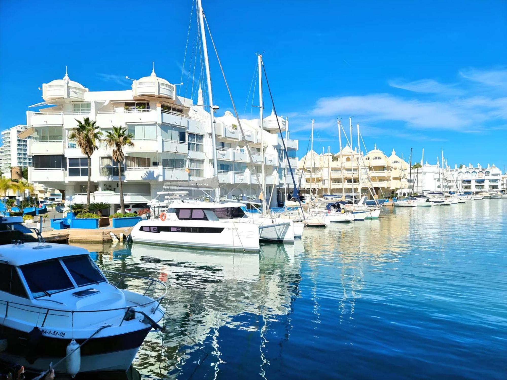 Estudio Las Naciones Bellavista Benalmadena Bagian luar foto