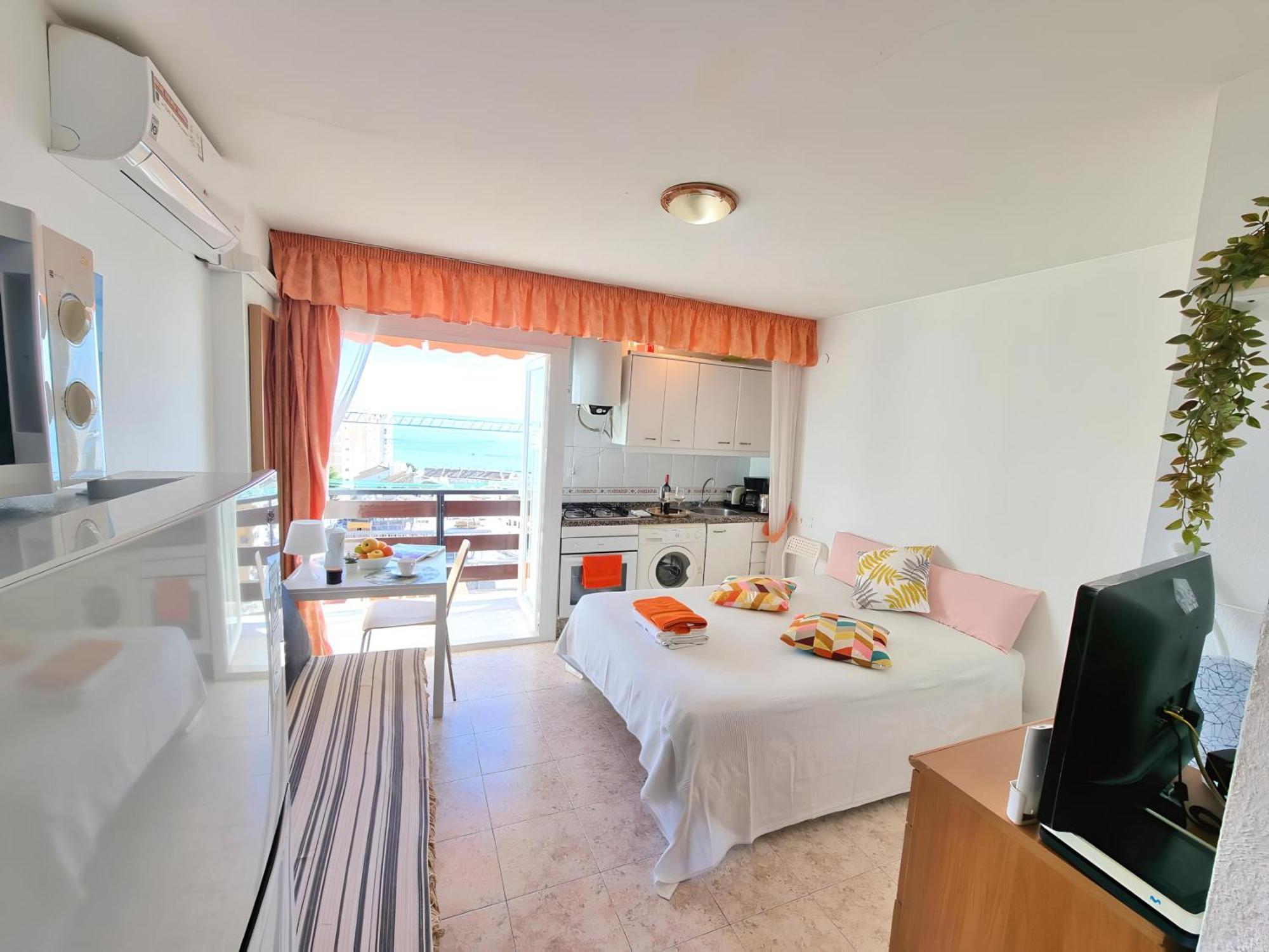Estudio Las Naciones Bellavista Benalmadena Bagian luar foto